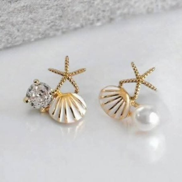 Gold Starfish Sea Shell Stud Earrings - Picture 2 of 3